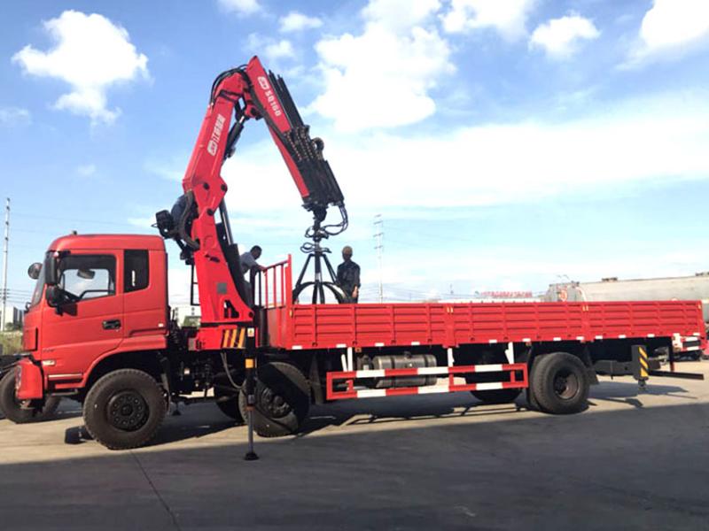 小三軸8噸隨車吊車/SQZ160ZB3江威折臂隨車吊