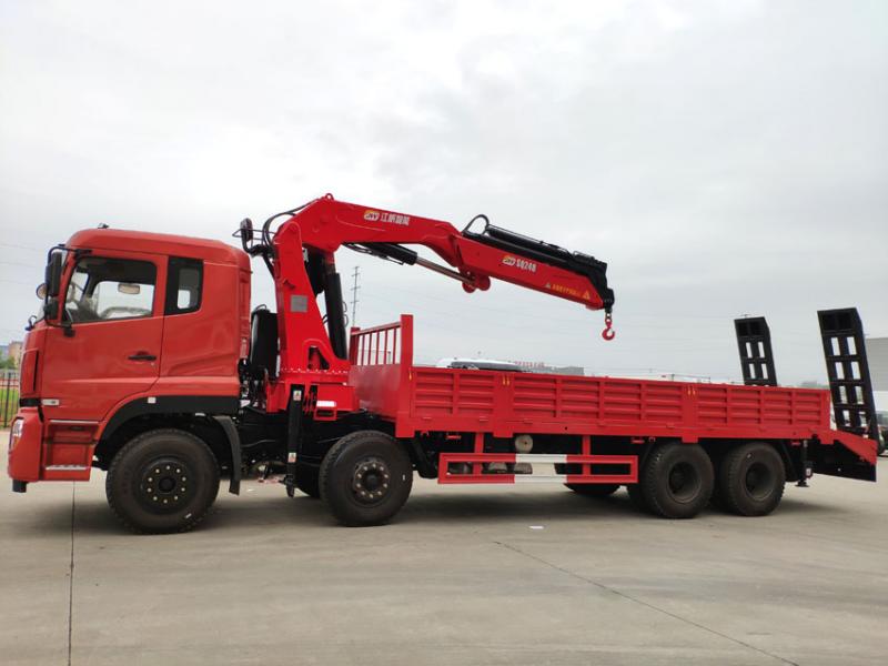 SQ240ZB4東風(fēng)專底折臂隨車吊