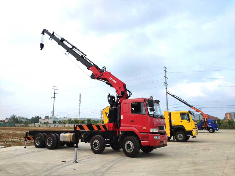 SQ600ZB5+1江威智能折臂吊