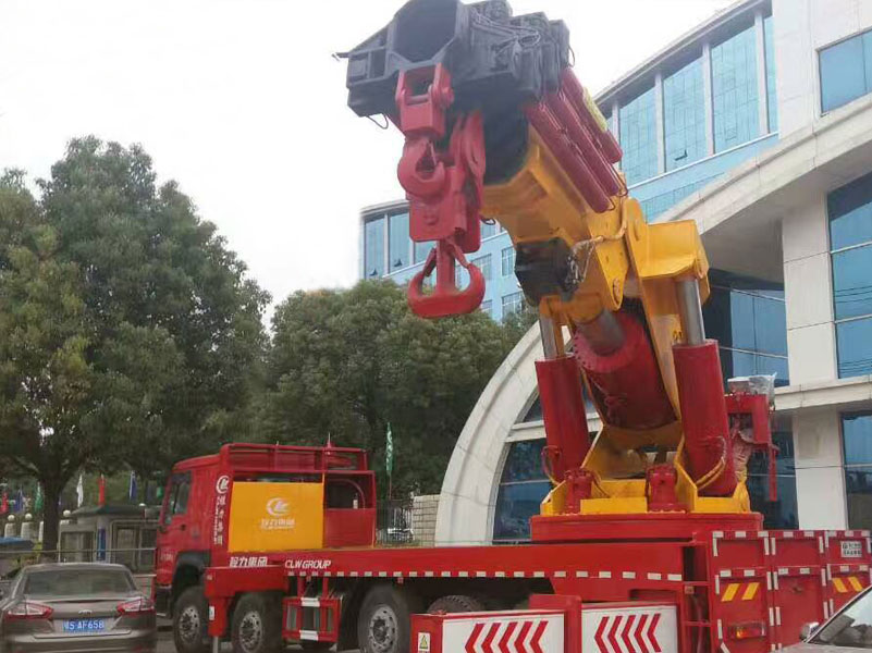 程力180噸重汽豪沃隨車吊