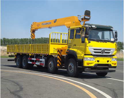 重汽豪沃14隨車吊(吊機后置)圖片展示5 重汽豪沃14隨車吊(吊機后置)圖片展示5