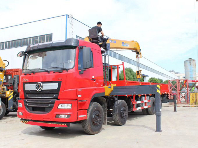 徐工14噸雙聯泵東風暢行D7L隨車吊