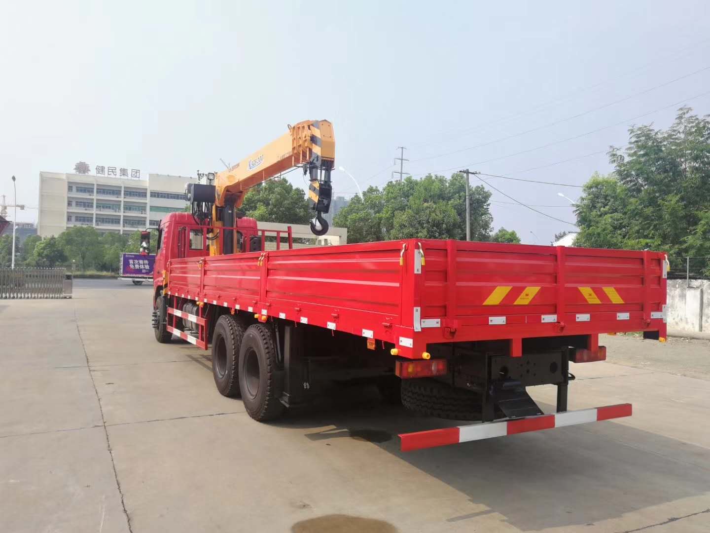 程力吊機12噸東風后八輪D3L隨車吊圖片展示8 程力吊機12噸東風后八輪D3L隨車吊圖片展示8