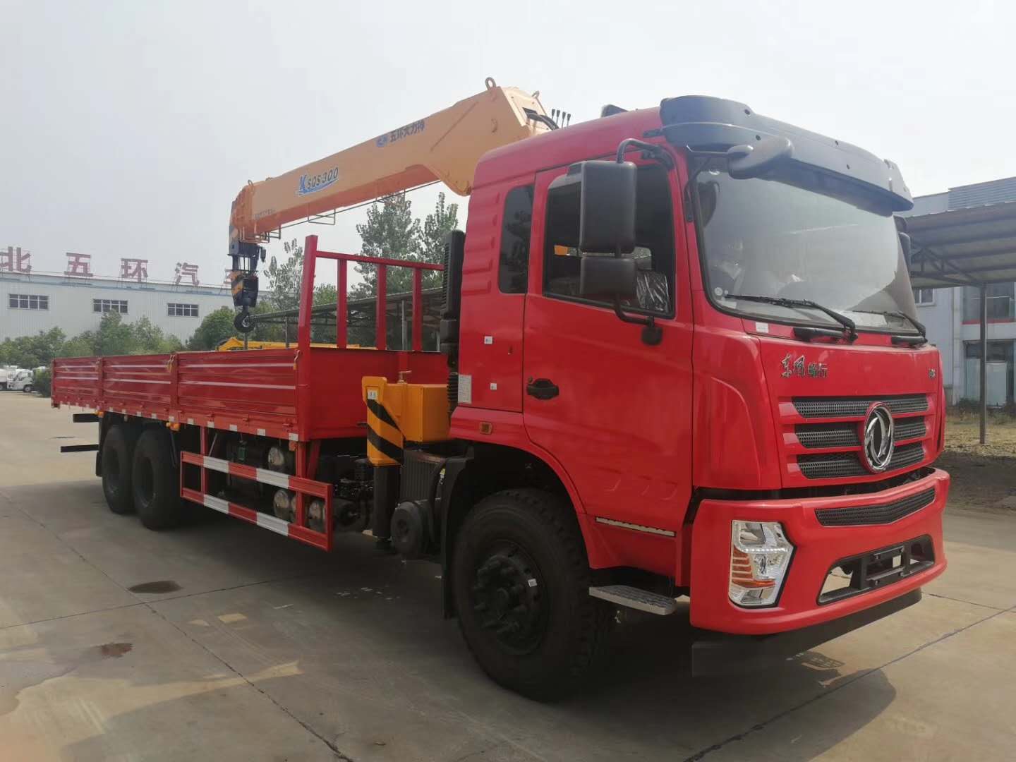 程力吊機12噸東風后八輪D3L隨車吊圖片展示2 程力吊機12噸東風后八輪D3L隨車吊圖片展示2