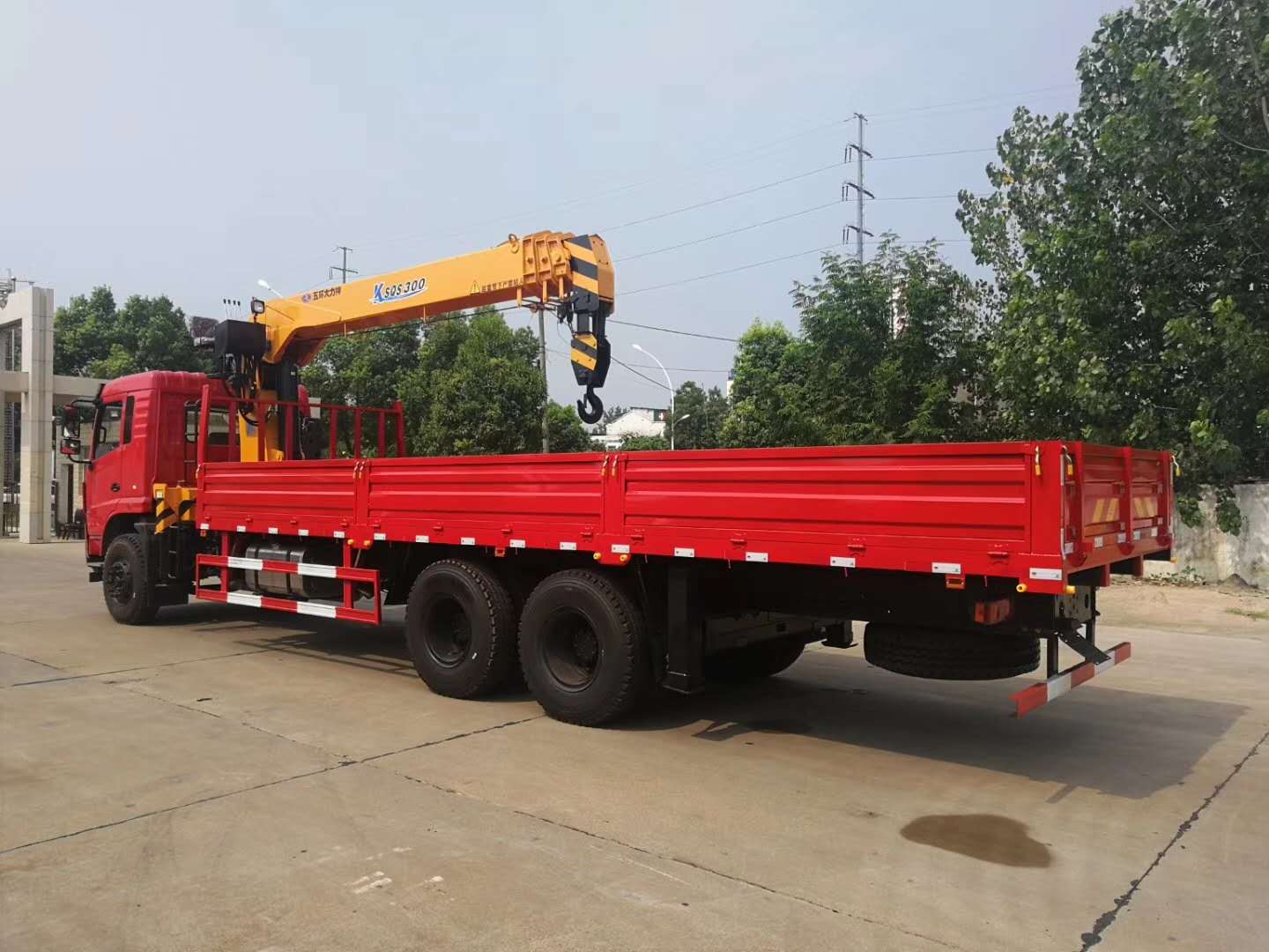 程力吊機12噸東風后八輪D3L隨車吊圖片展示9 程力吊機12噸東風后八輪D3L隨車吊圖片展示9