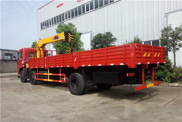 飛濤8噸三軸東風(fēng)隨車吊（東風(fēng) -- 御龍8噸隨車起重運輸車）圖片展示4