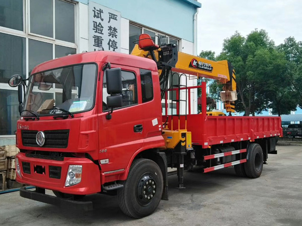 程力吊機(jī)8噸東風(fēng)隨車吊圖片展示2