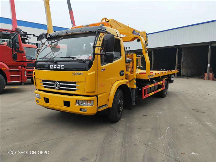 程力8噸東風(fēng)特商隨車(chē)吊