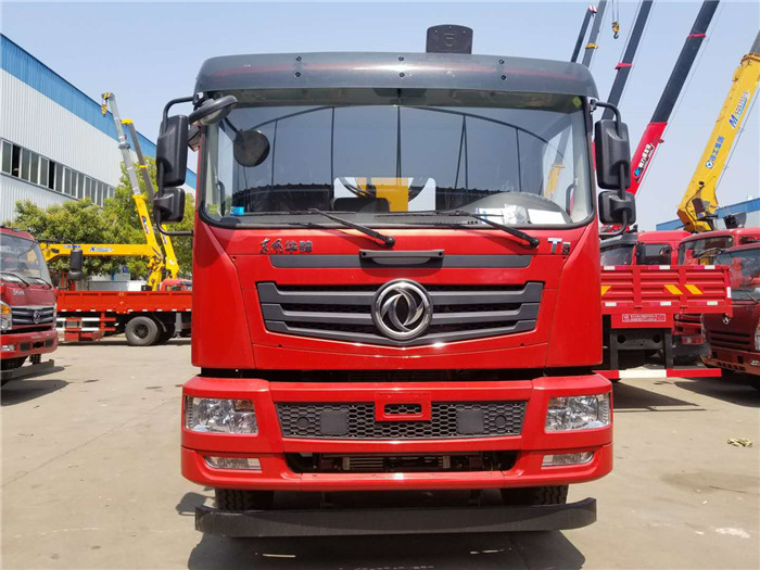 程力8噸東風(fēng)特商隨車(chē)吊圖片展示2