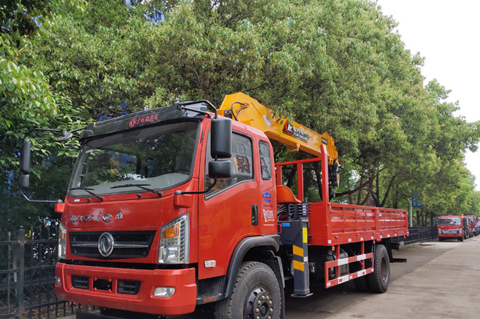 程力吊機8噸東風隨車吊