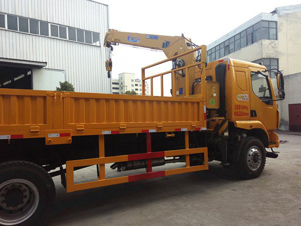 徐工6.3噸東風柳汽乘龍隨車吊