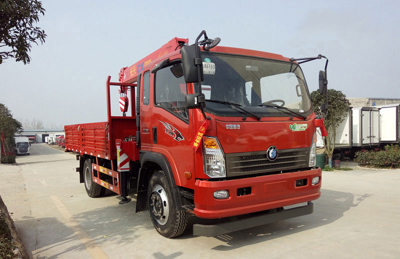 長興6.3噸重汽王牌隨車吊