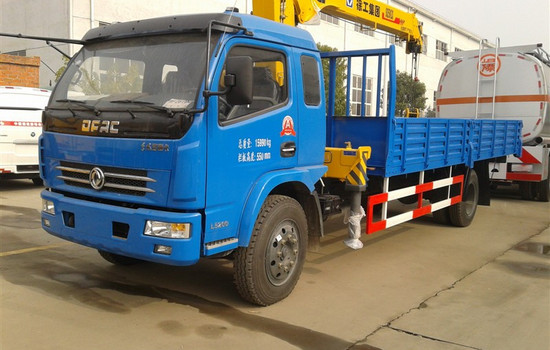 多利卡5噸隨車吊