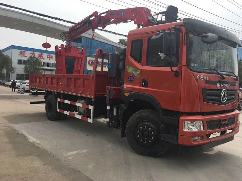 東風T5單橋程力5噸折臂吊隨車吊