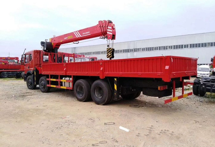 東風(fēng)前四后八8×4三一16噸隨車吊圖片圖片展示4