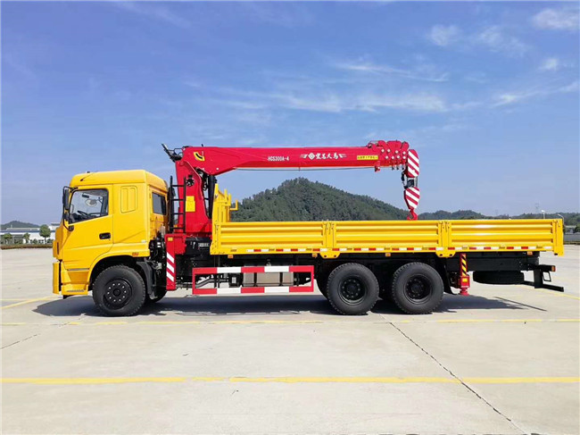 三環(huán)昊龍后八輪12噸隨車吊圖片圖片展示2 三環(huán)昊龍后八輪12噸隨車吊圖片圖片展示2