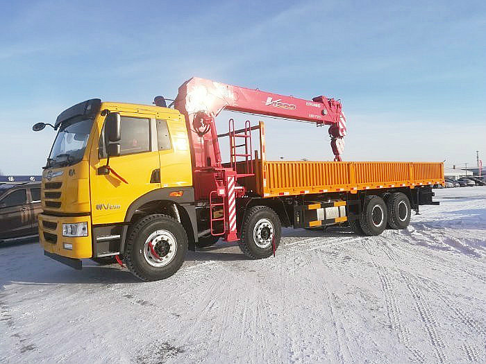 隨車吊選擇小三軸、后八輪、前四后八哪個好用?