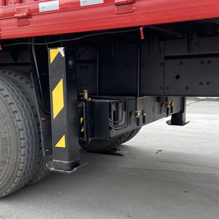 國六三一吊機12噸東風柳汽乘龍隨車吊圖片展示4