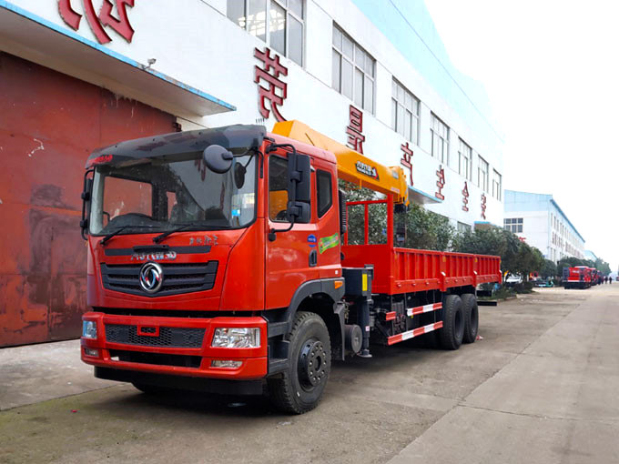 程力吊機12噸東風特商T702隨車吊