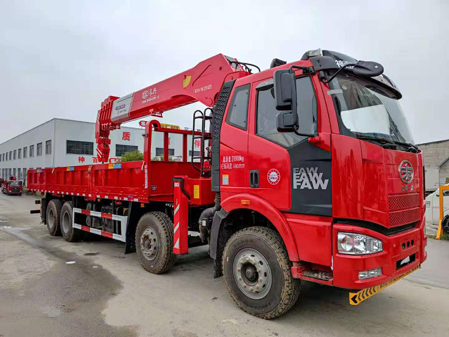 解放J6前四后八16噸隨車吊 一汽10檔變速箱