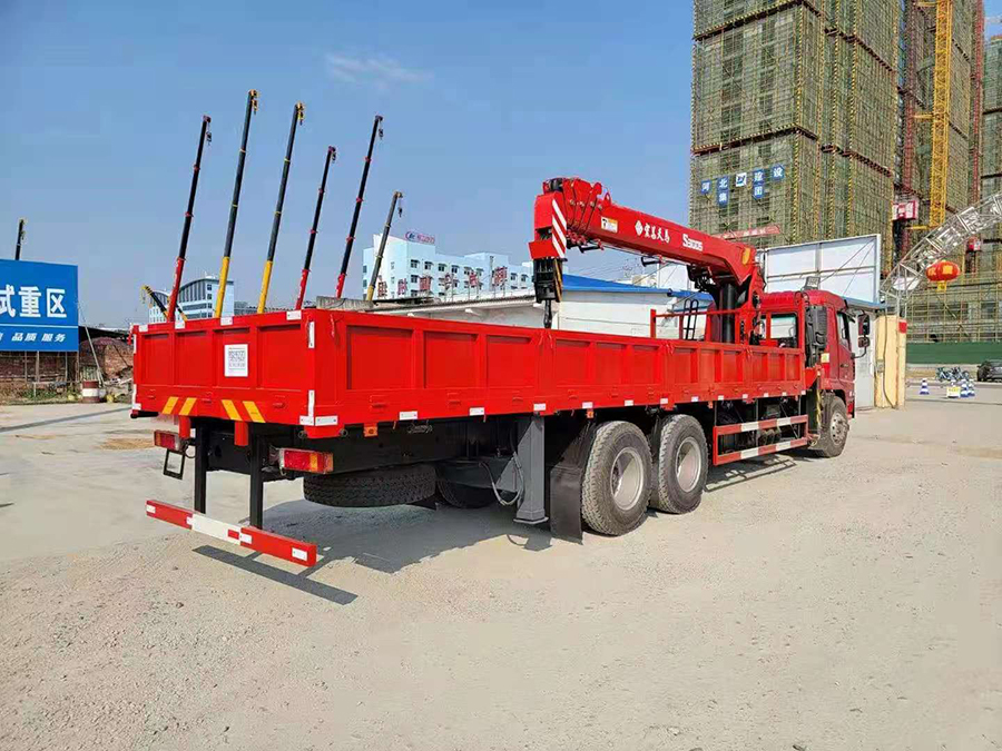 陜汽軒德X6 宏昌天馬12噸隨車吊圖片展示4