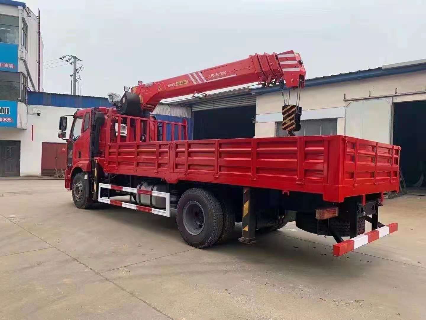 解放J6三一8噸隨車吊