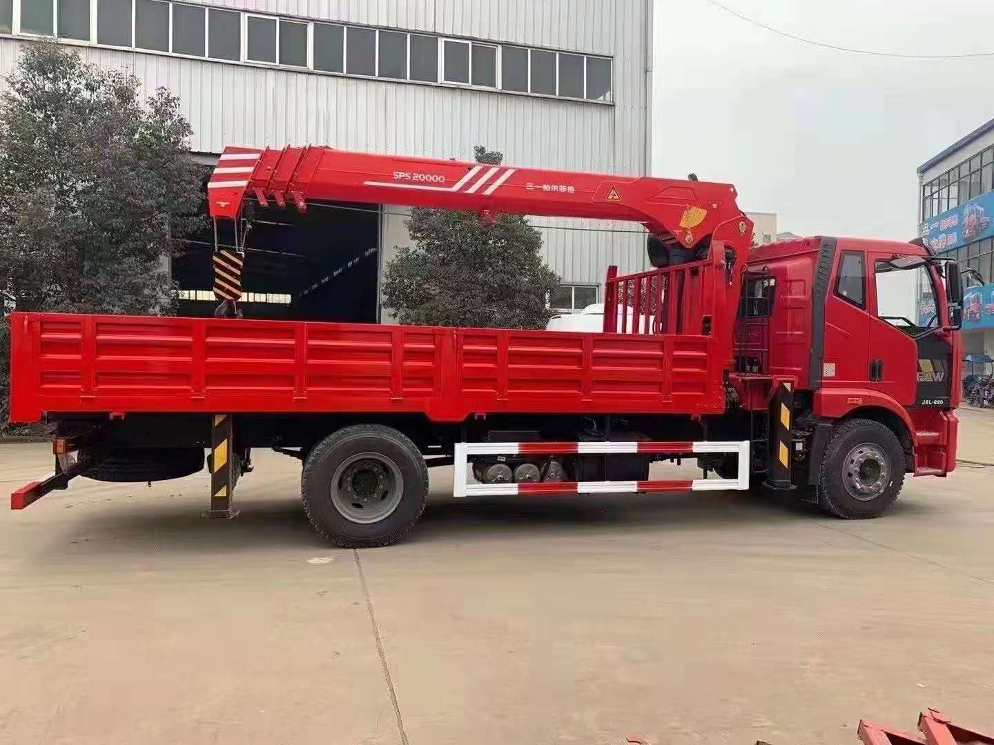 解放J6三一8噸隨車吊