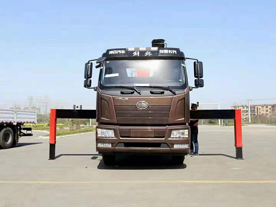 解放J6單橋8噸隨車吊