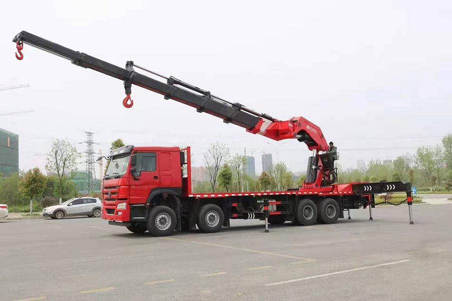 重汽豪沃25噸長興重型隨車吊圖片展示2