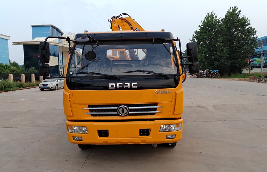 隨車吊解析：徐工4噸折臂隨車吊