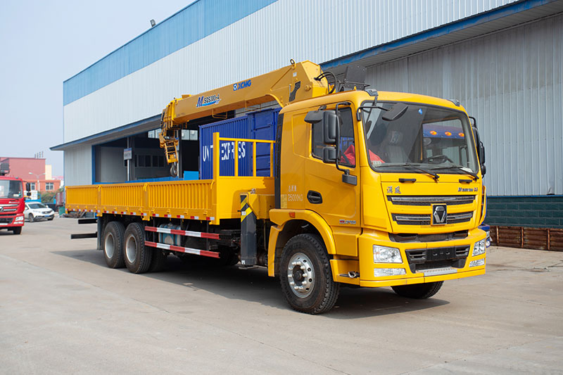 隨車吊解析:徐工12噸隨車吊