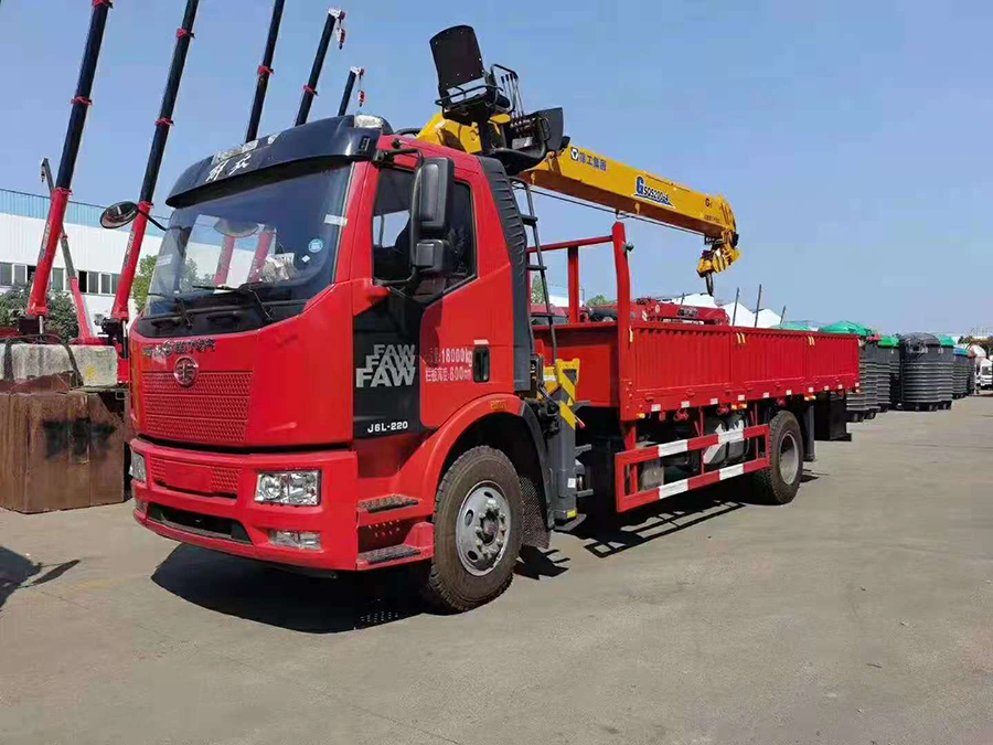 解放J6單橋8噸徐工隨車吊 圖片展示5