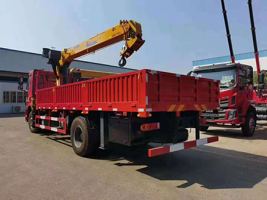 解放J6單橋8噸徐工隨車吊 圖片展示6