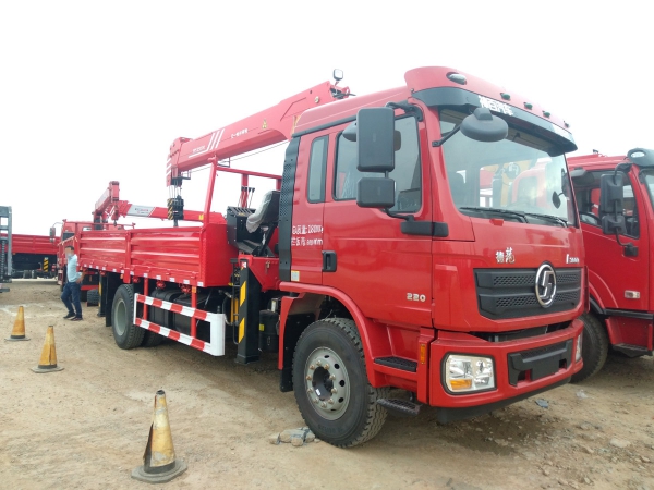 三一10噸SPS25000隨車起重機參數(shù)介紹