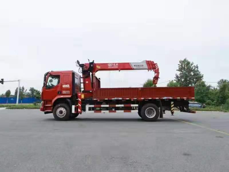 東風(fēng)柳汽長興8噸隨車吊