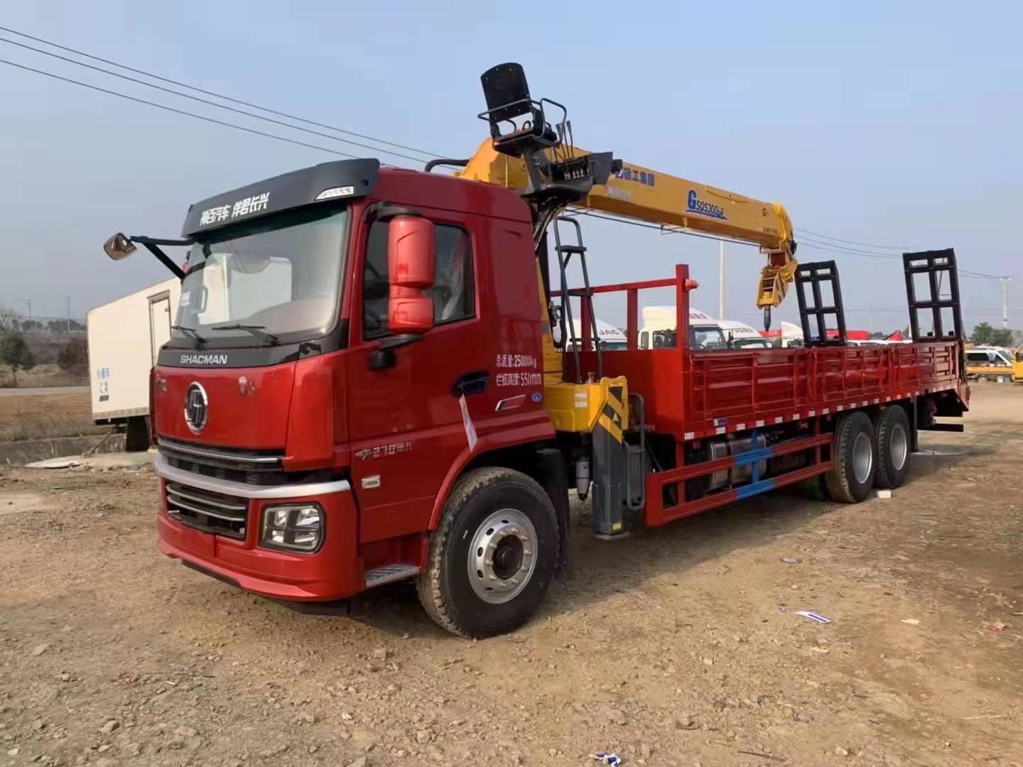 陜汽軒德翼6隨車吊貨箱帶爬梯可以拉挖機(jī)